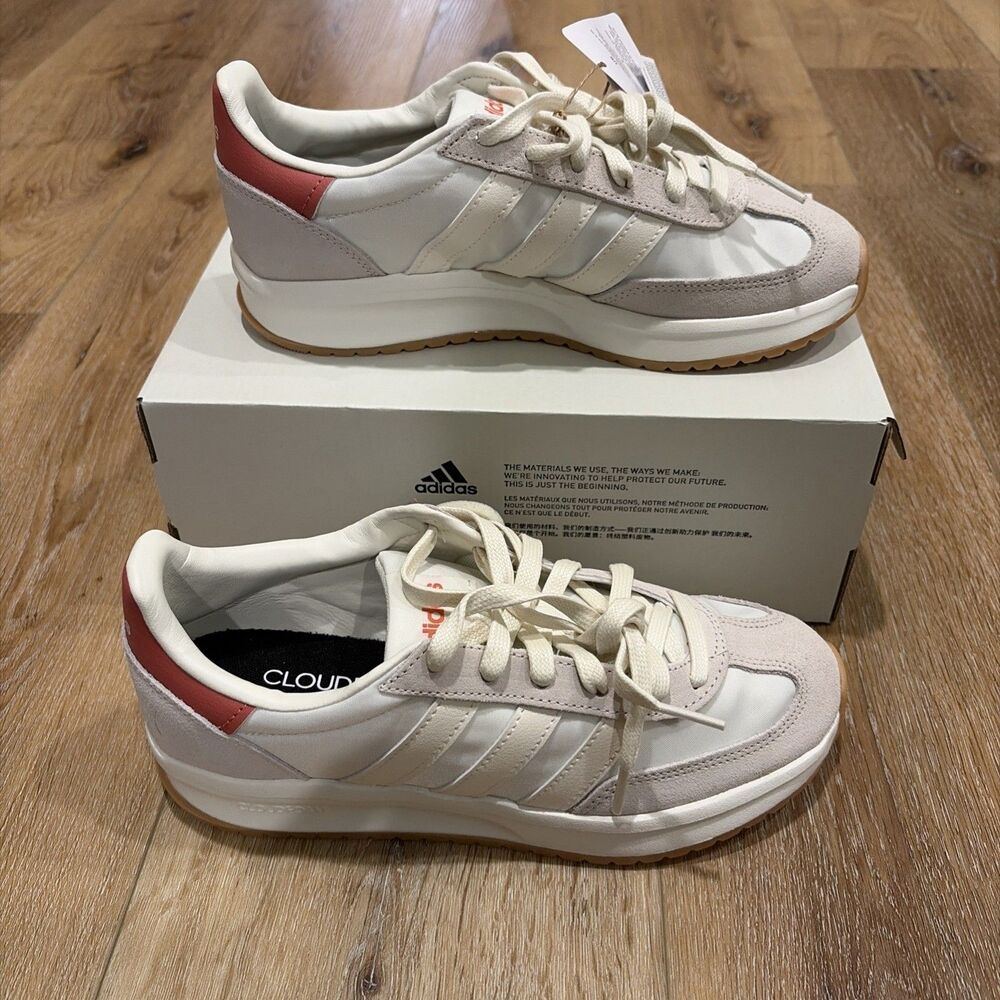 adidas Run 70s 2.0 Women’s Sneakers Cream White Pink Gum NEW size 7 - Picture 2 of 13